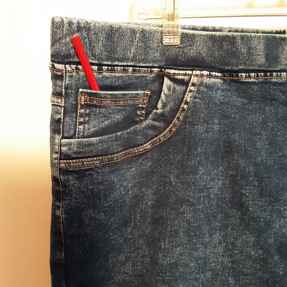 Pull on jeans - Picture 3 of 6